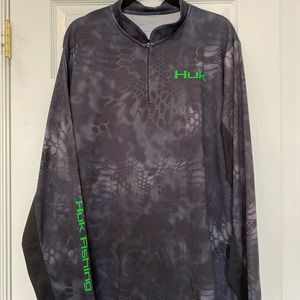 Huk Men’s lightweight fishing shirt, size XXL